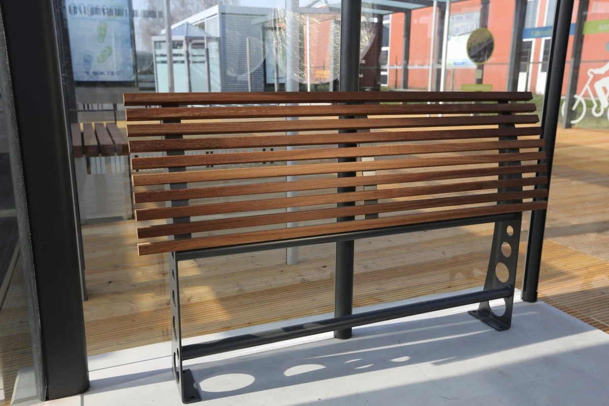 Leaning bench Deluxe for smoking cabins 1000 mm