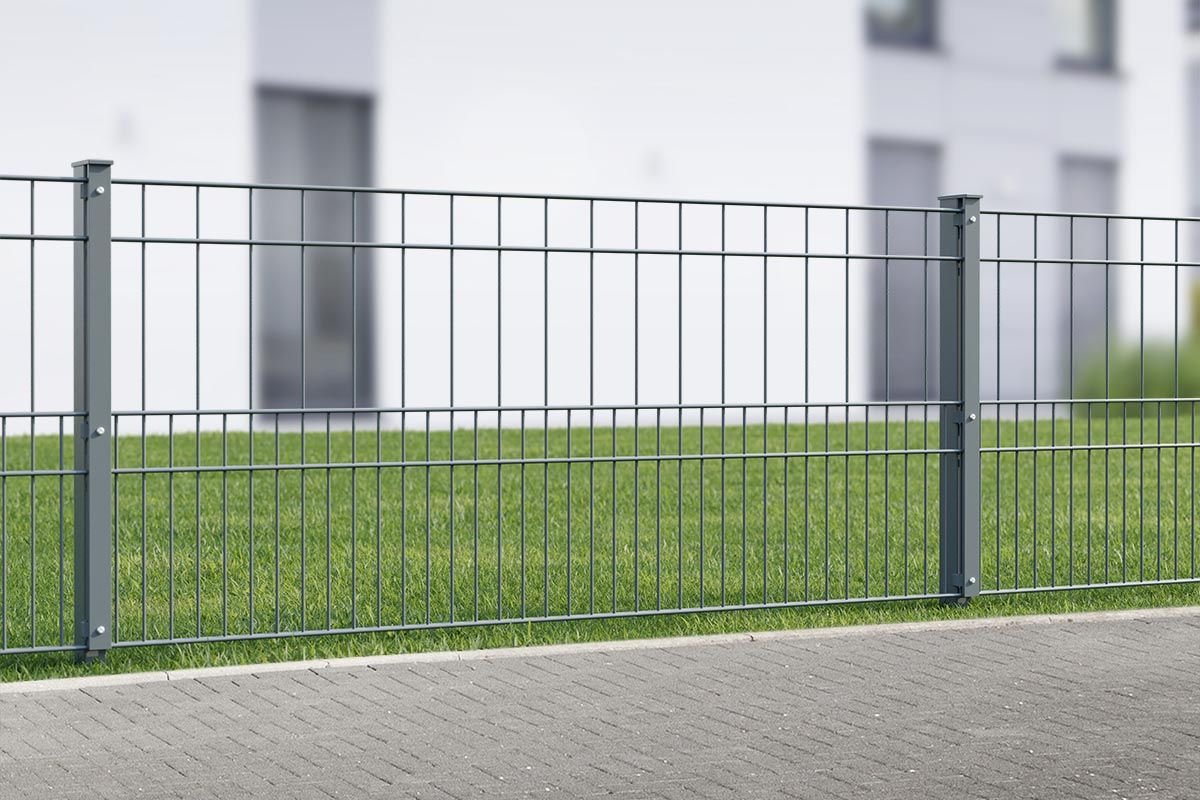 Preview: Steel mesh fence 6/8/6 with posts model MILO - example 1