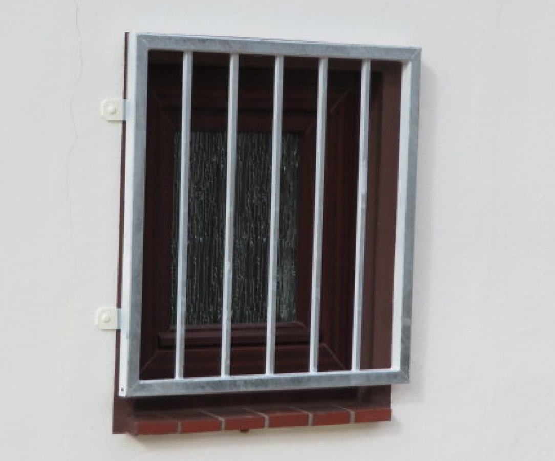 Preview: Fenstergitter Turin Kunden Bild