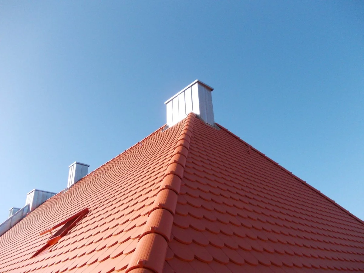Chimney linings, chimney surrounds