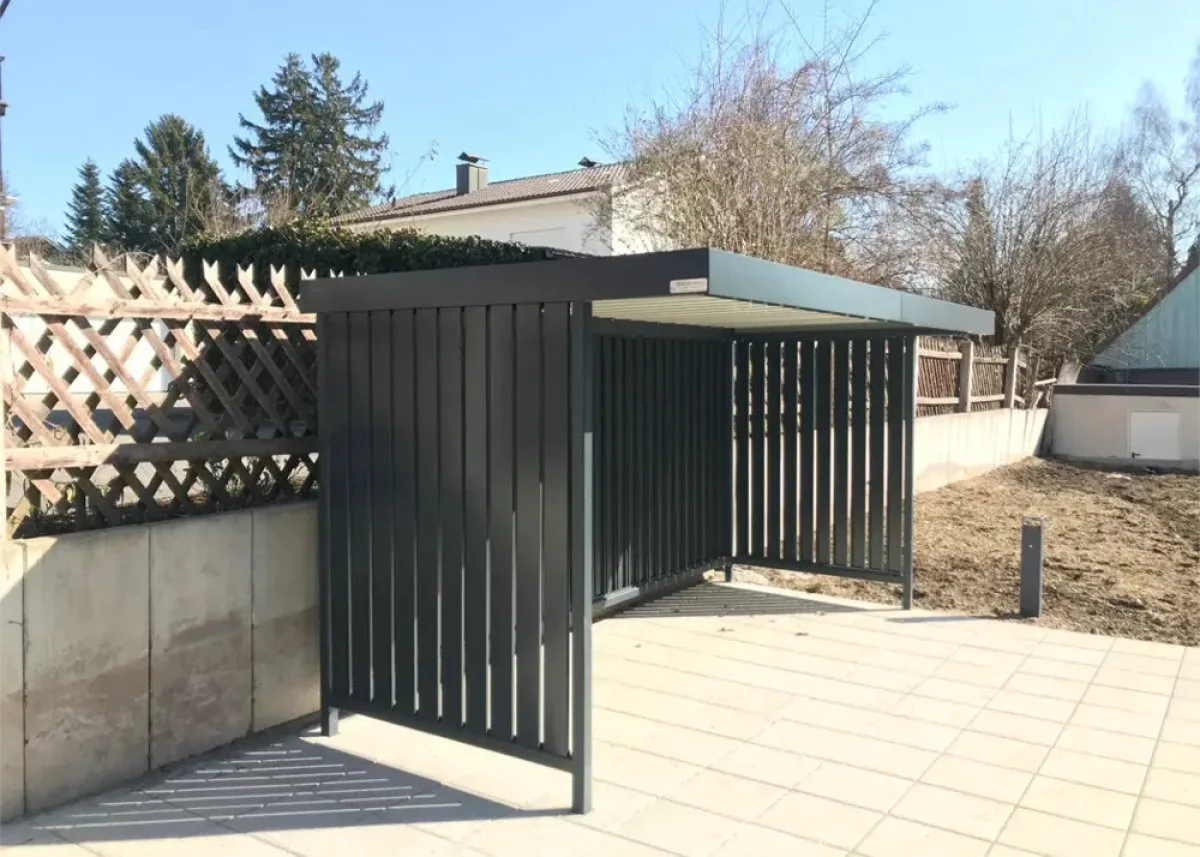 Unterstand "Tia" mit Stahlpaneelen Unterstand "Tia" mit Stahlpaneelen