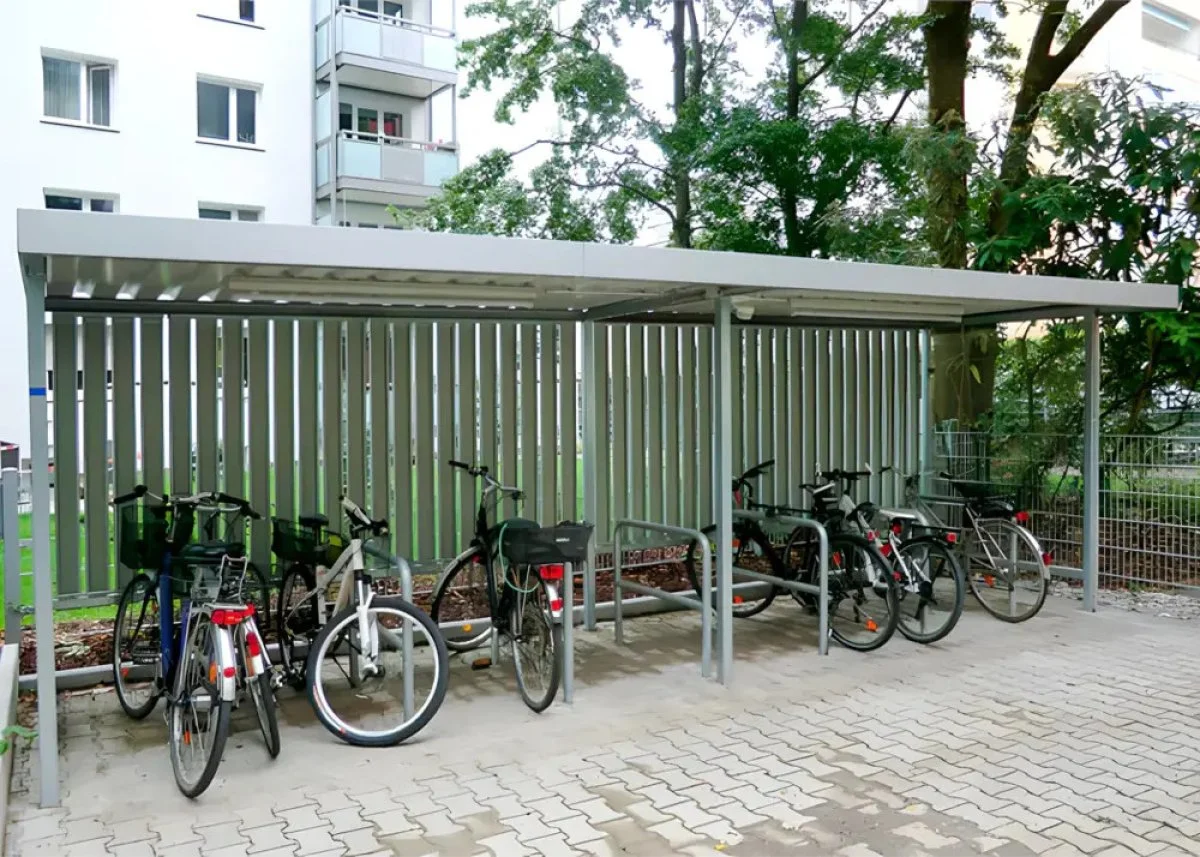 Überdachung "Tia" mit Rückwand, Leuchten und Bewegungsmelder Überdachung "Tia" mit Rückwand, Leuchten und Bewegungsmelder