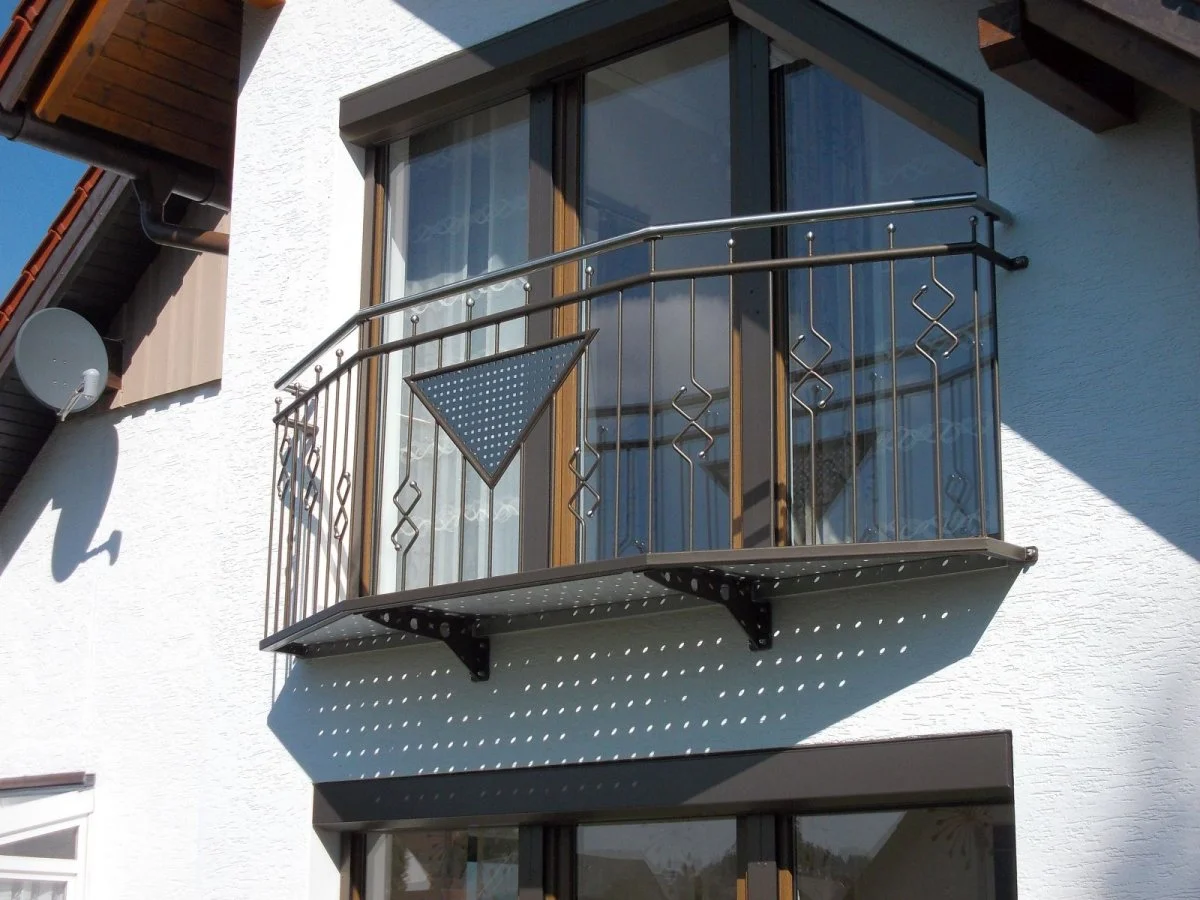 French balcony with decorative sheet